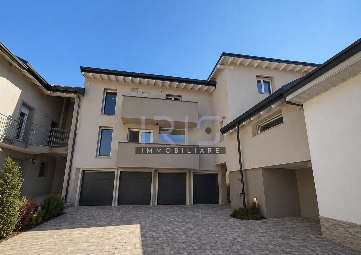 300 Duplex (1) facciata