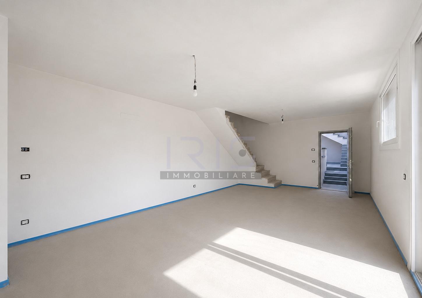 300 Duplex (4) soggiorno con cucina
